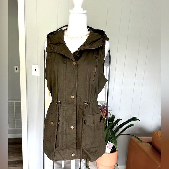 🛍️NWOT Hoodie full zip Utility vest army/olive green Vest with adjustable waist - Picture 12 of 12